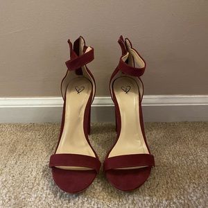 Maroon High Heels Sz 8 New